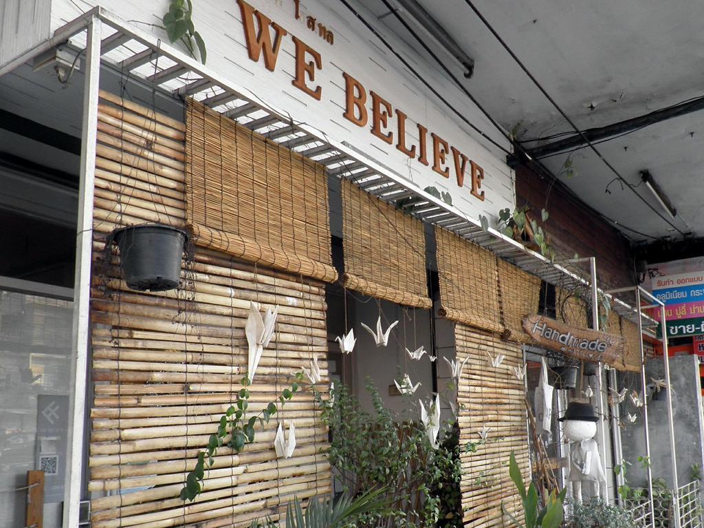 We Believe Hostel Bangkok Eksteriør bilde